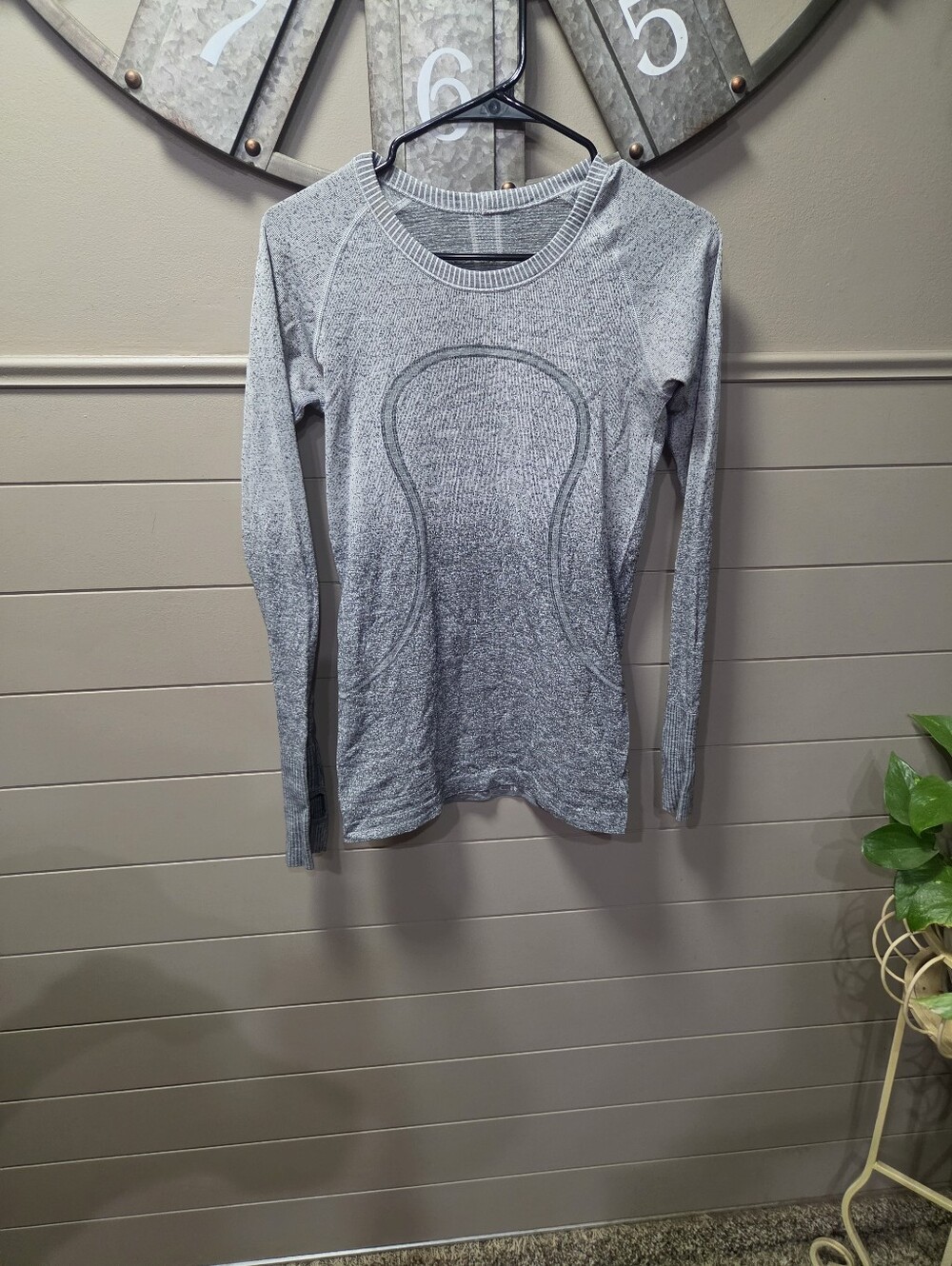 Women's Hombre Grey Seamless Swiftly Long Sleeve Athletic Top